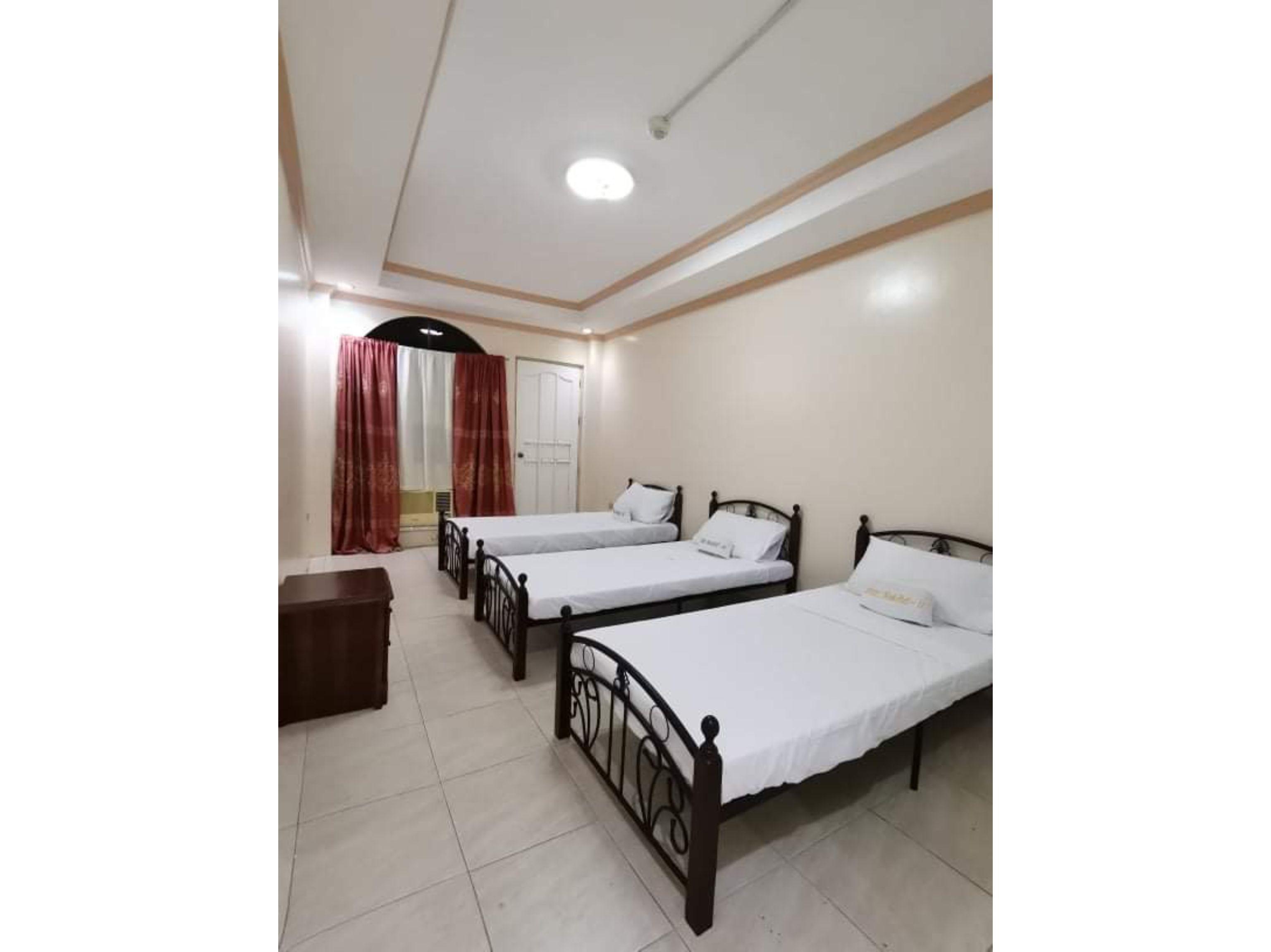 Готель Oyo 799 Ddd Habitat Iloilo Екстер'єр фото