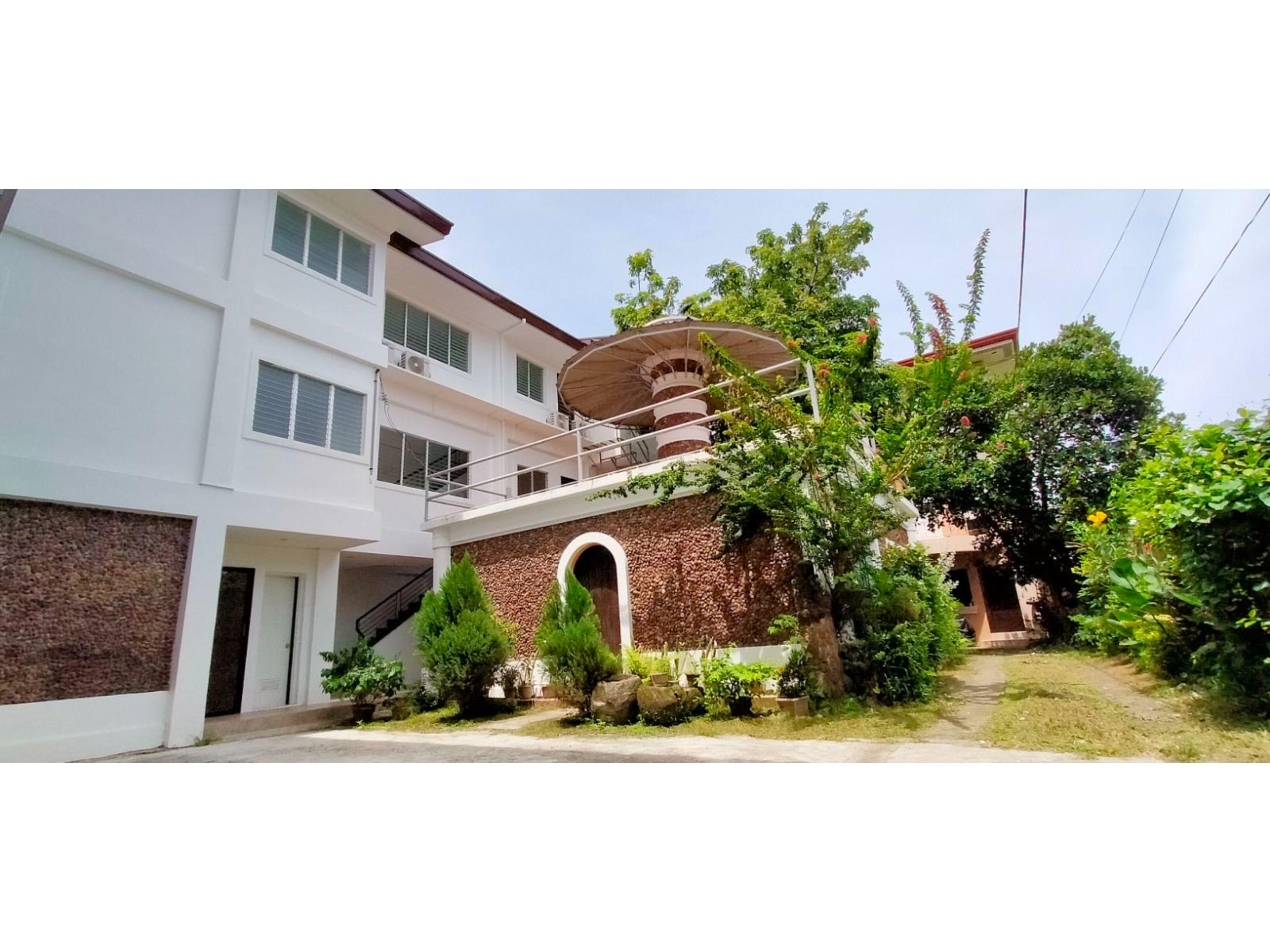 Готель Oyo 799 Ddd Habitat Iloilo Екстер'єр фото