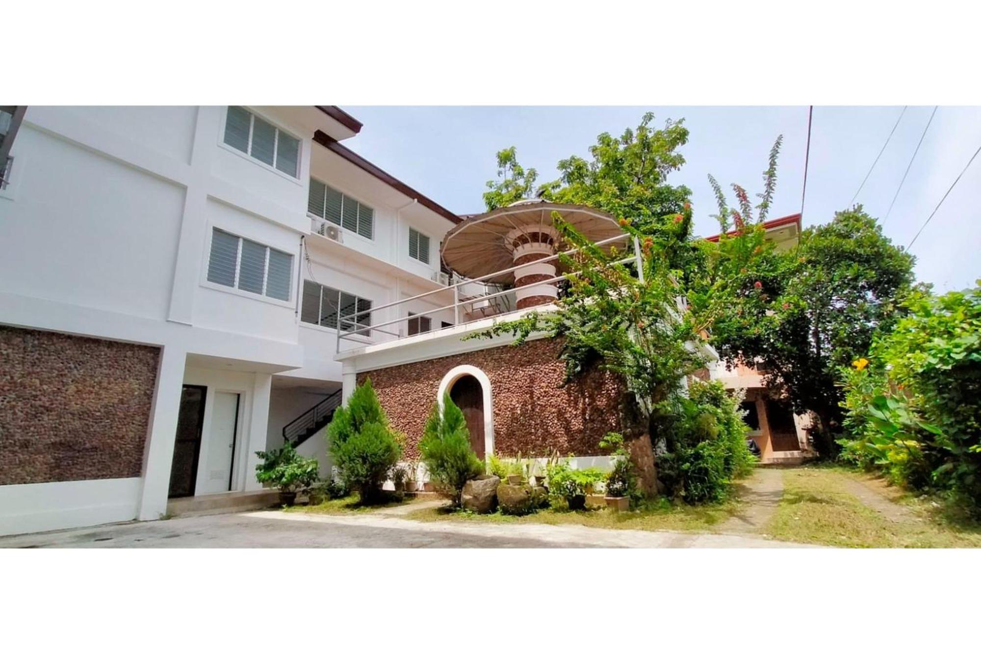 Готель Oyo 799 Ddd Habitat Iloilo Екстер'єр фото
